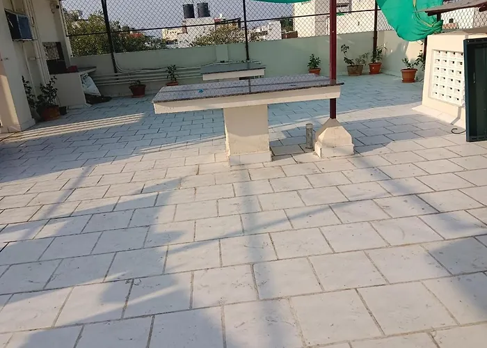 Villa De Srivaari Residency